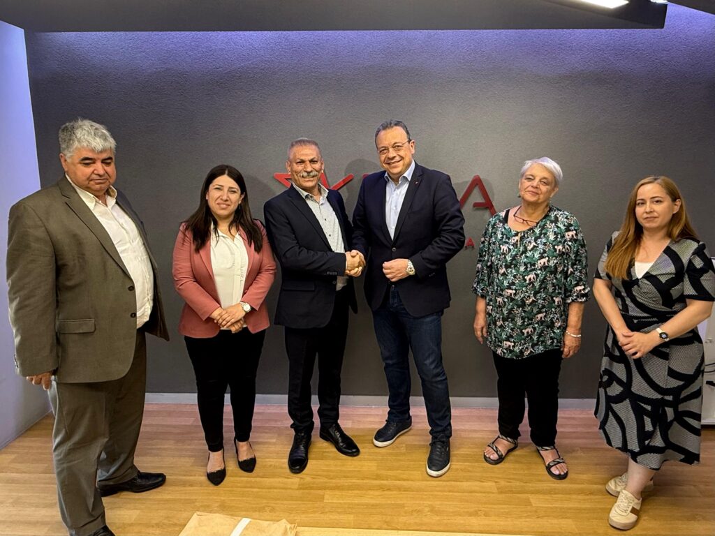 famellos syriza ps picture