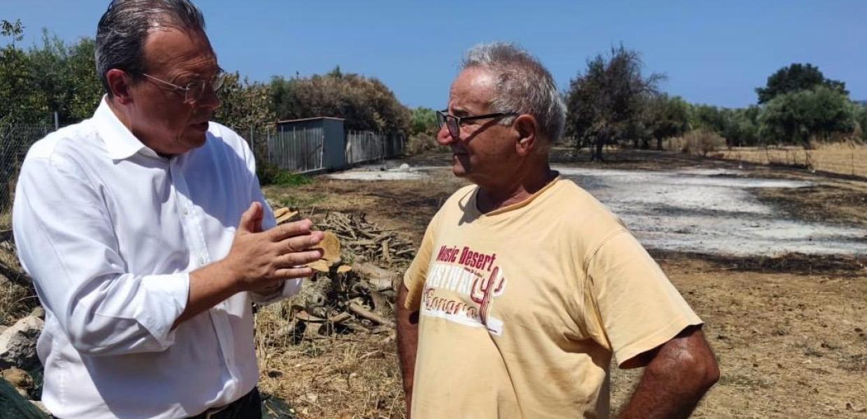 famellos visits axaia picture