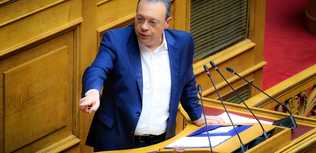 famellos parliament picture