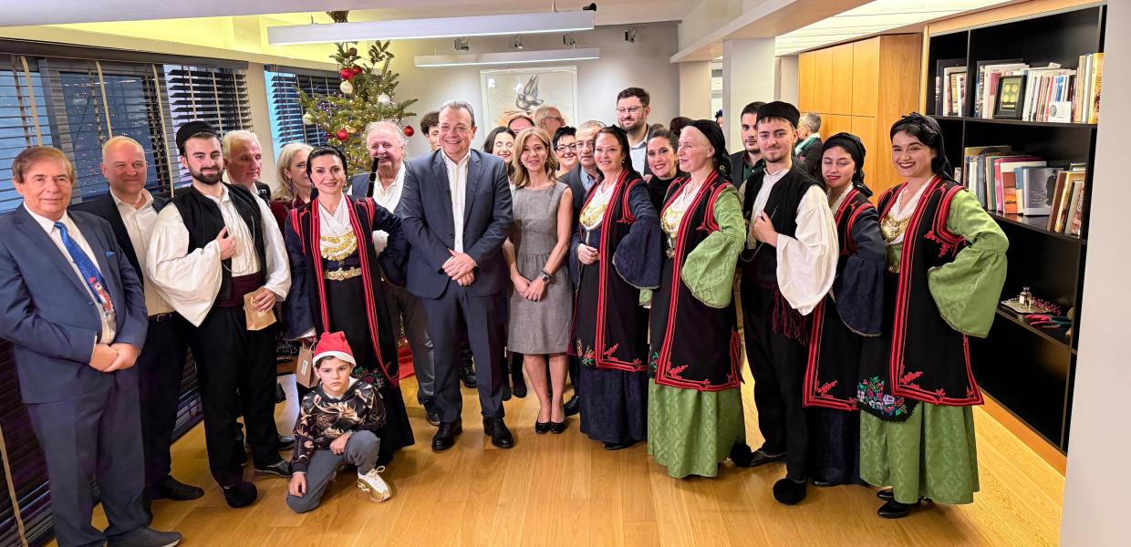 famellos kalanta picture