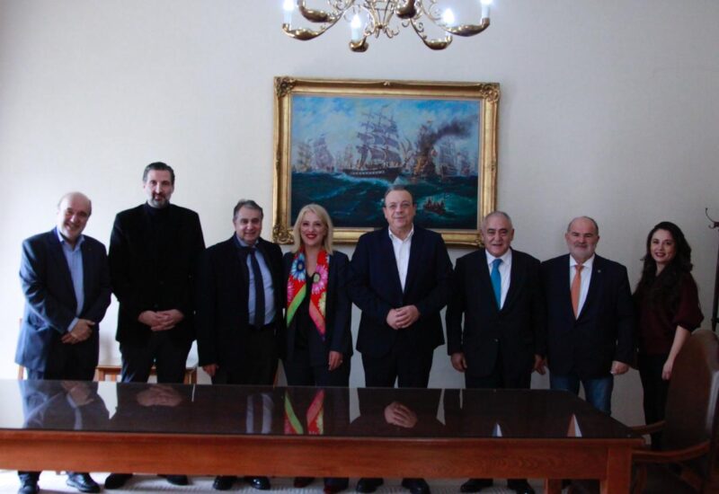 famellos peiraias tour