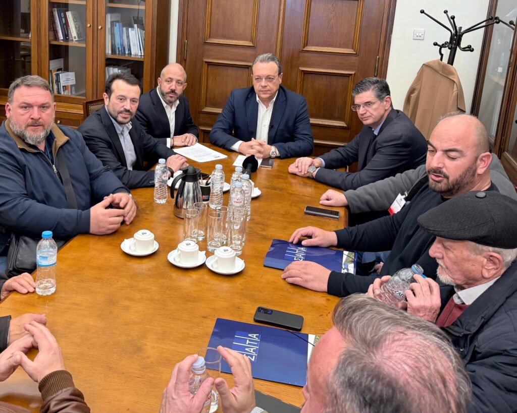 famellos vouli meeting with taxi drivers picture